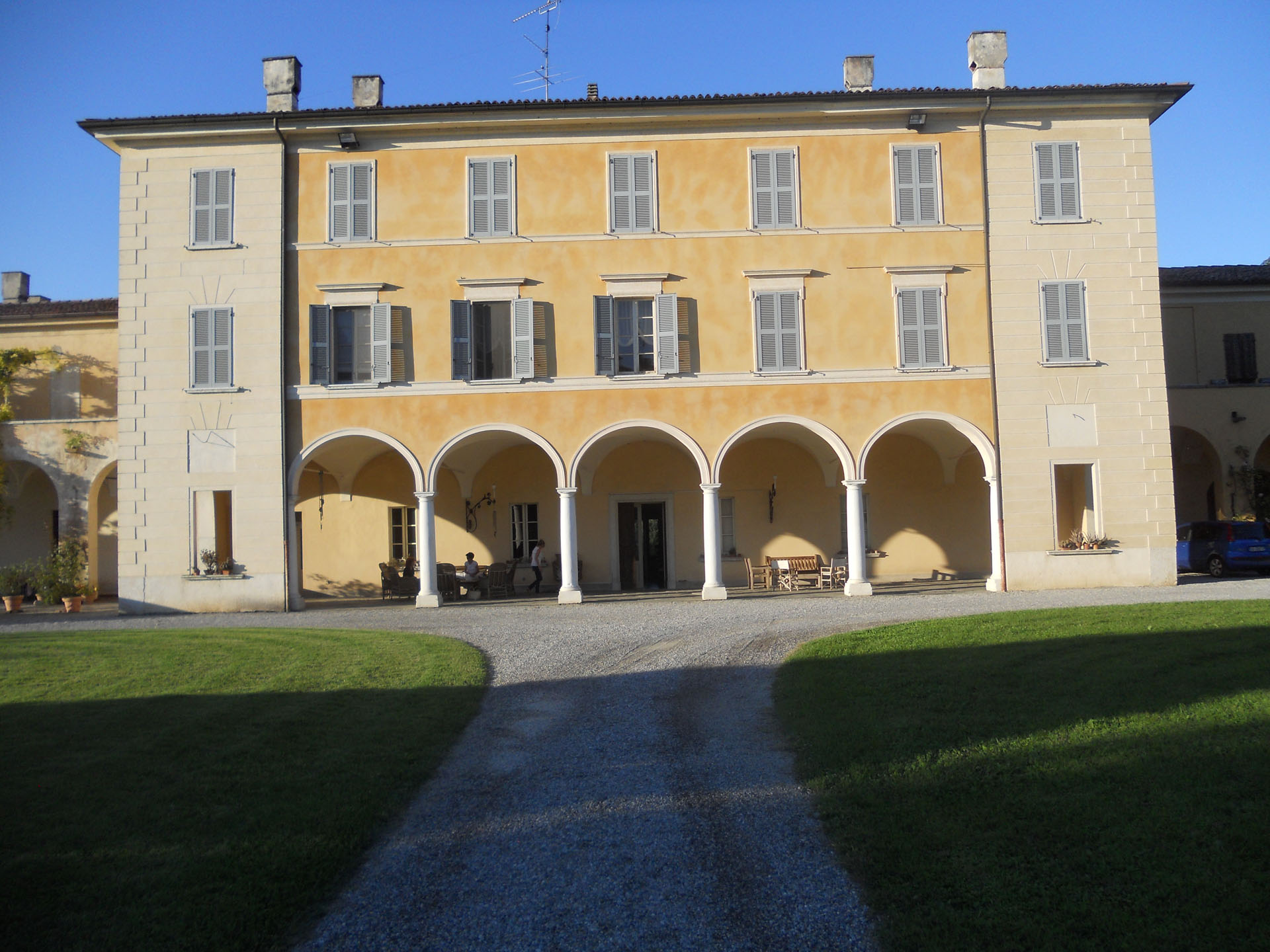 <p>villa Cantoni Marca Di Rosa e il suo maneggio Manerbio (BS)</p>
